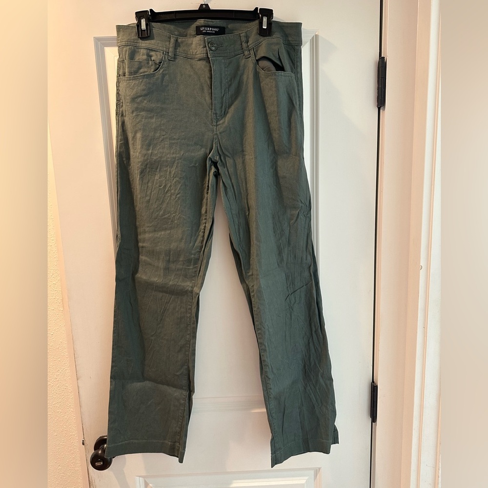 Liverpool Straight Leg Pants in Olive Green